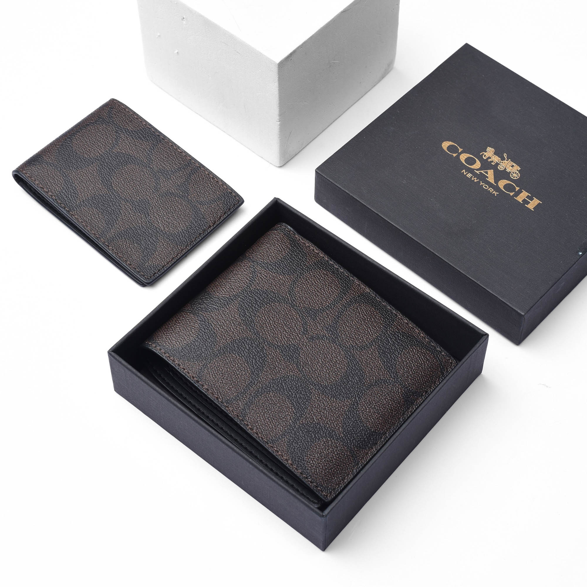 COACH PEANUT SIGNATURE DOUBLE WALLET - BROWN
