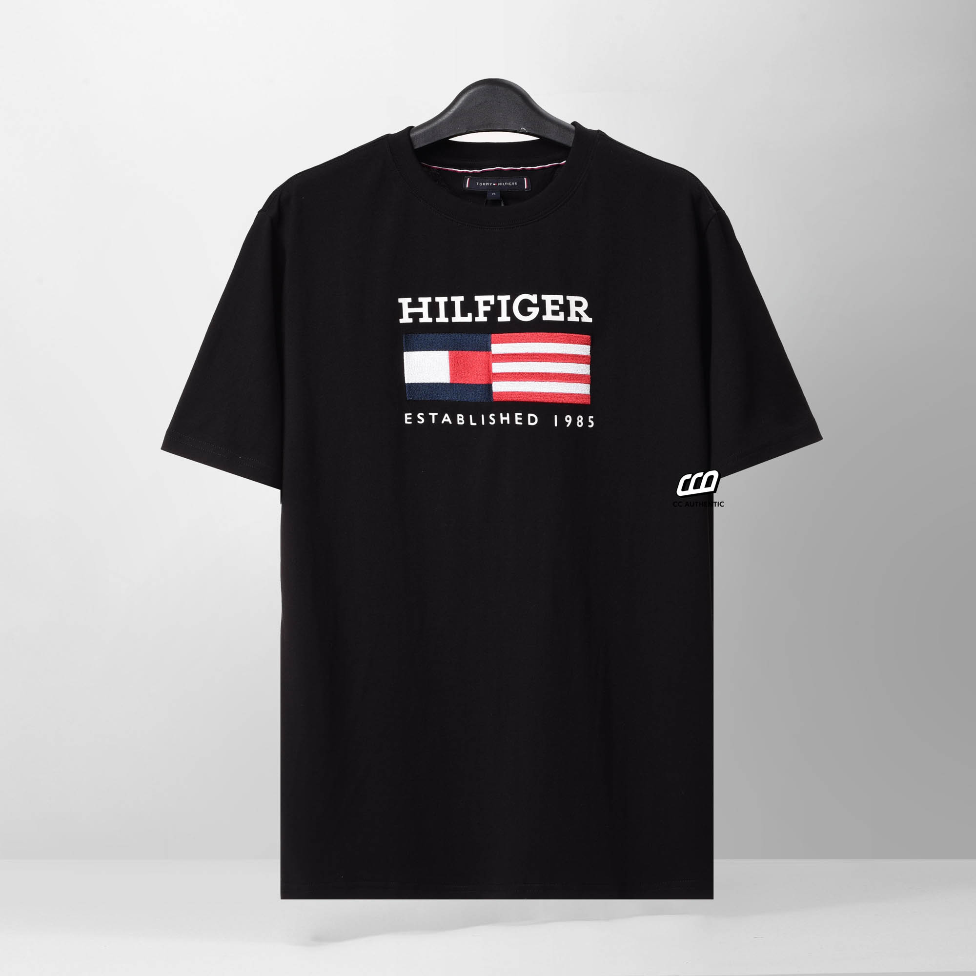 TOMMY HILFIGER AMERICANA FLAG T-SHIRT - BLACK