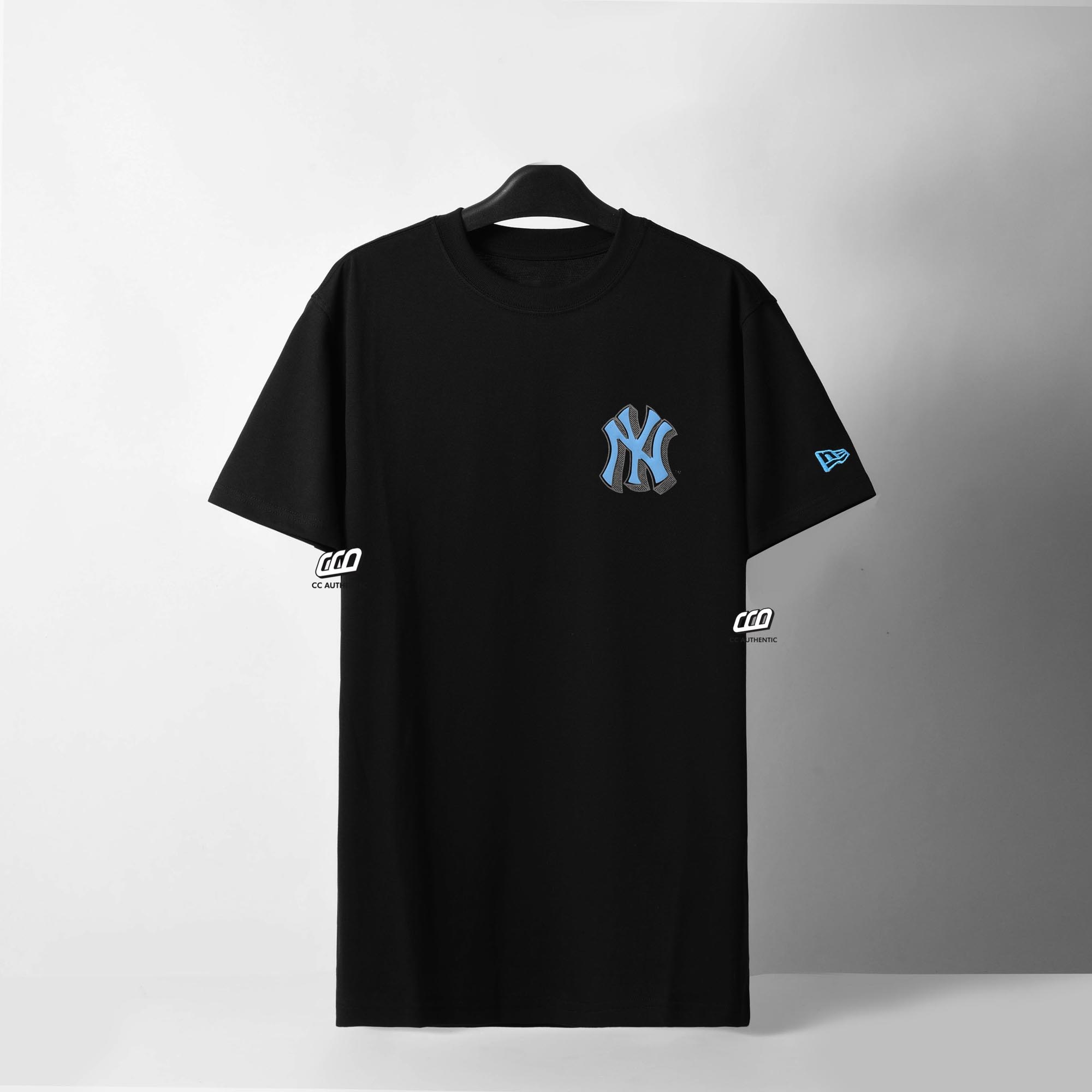 NEW ERA MEGA BEAR T-SHIRT - BLACK